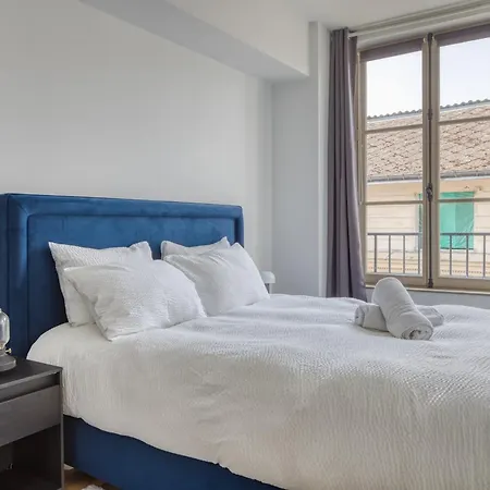 Celestine Mignon F2 En Centre De - Proximite Donjon De