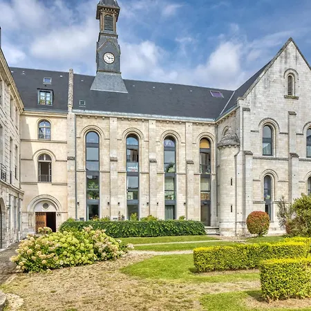 Celestine Mignon F2 En Centre De - Proximite Donjon De * Ruão