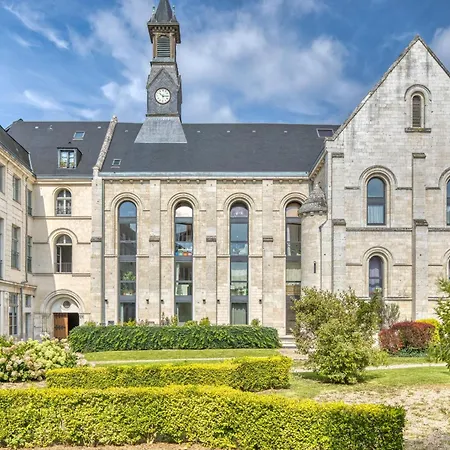 Celestine Mignon F2 En Centre De - Proximite Donjon De